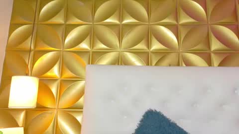 Hazel Bowie online show from April 10, 8:13 pm