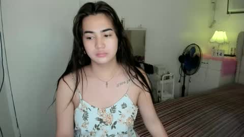 Snapshot of alovelydollnica chatting on February 14, 12:29 am alovelydollnica online show from February 14, 12:29 am