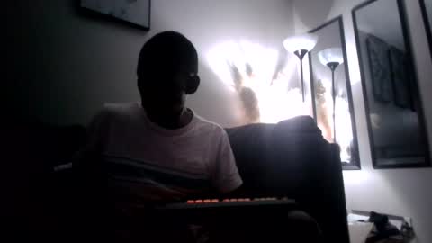 Snapshot of aloysiuz chatting on June 22, 5:04 am Aloysius online show from June 22, 5:04 am