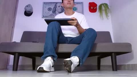 alejo online show from April 3, 7:45 pm