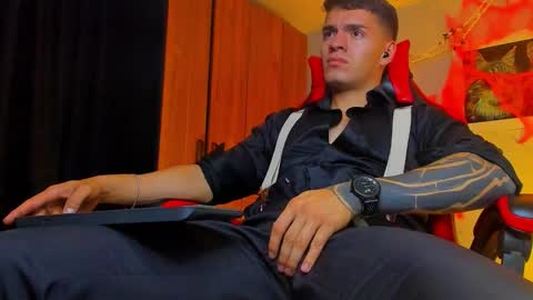 alpha_dominus_ online show from October 15, 4:01 am