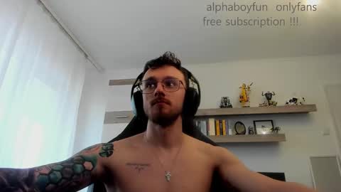 Snapshot of alphaboyfun chatting on March 15, 9:15 am Andi online show from March 15, 9:15 am