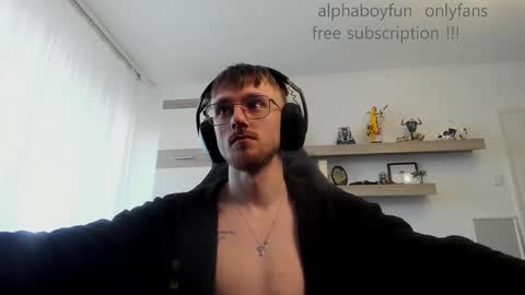 Snapshot of alphaboyfun chatting on March 18, 10:07 am Andi online show from March 18, 10:07 am