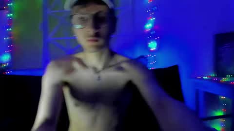 Snapshot of alphadioniso chatting on December 18, 8:04 pm Dioniso online show from December 18, 8:04 pm