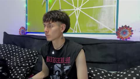 Snapshot of alphadioniso chatting on February 19, 8:38 pm Dioniso online show from February 19, 8:38 pm