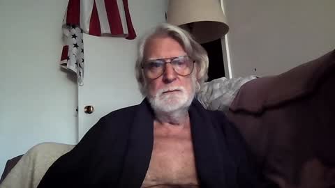 Snapshot of alphauniform chatting on December 10, 5:33 pm AlphaUniform online show from December 10, 5:33 pm