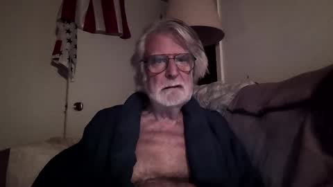 Snapshot of alphauniform chatting on December 20, 9:54 am AlphaUniform online show from December 20, 9:54 am