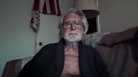 Snapshot of alphauniform chatting on December 20, 8:01 pm AlphaUniform online show from December 20, 8:01 pm