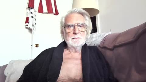 Snapshot of alphauniform chatting on January 11, 5:29 pm AlphaUniform online show from January 11, 5:29 pm