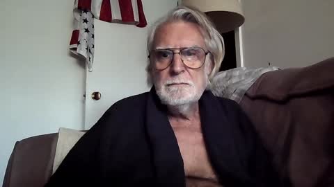 Snapshot of alphauniform chatting on January 12, 7:31 pm AlphaUniform online show from January 12, 7:31 pm