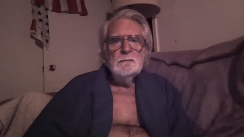 Snapshot of alphauniform chatting on January 21, 2:54 am AlphaUniform online show from January 21, 2:54 am