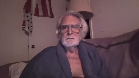 Snapshot of alphauniform chatting on February 7, 5:41 am AlphaUniform online show from February 7, 5:41 am