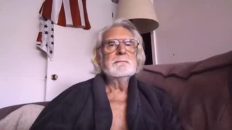 Snapshot of alphauniform chatting on February 11, 5:50 pm AlphaUniform online show from February 11, 5:50 pm