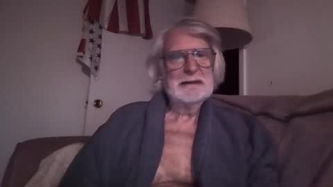 Snapshot of alphauniform chatting on February 19, 12:22 pm AlphaUniform online show from February 19, 12:22 pm