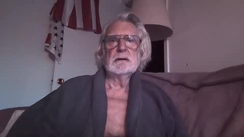 Snapshot of alphauniform chatting on February 21, 12:28 pm AlphaUniform online show from February 21, 12:28 pm