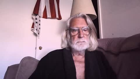 Snapshot of alphauniform chatting on October 1, 12:22 pm AlphaUniform online show from October 1, 12:22 pm