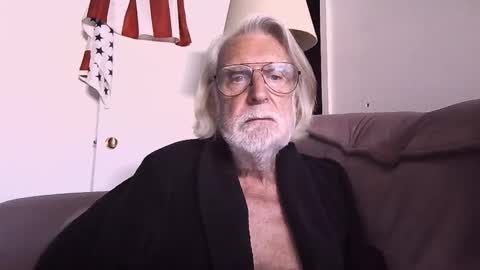 Snapshot of alphauniform chatting on October 14, 1:45 pm AlphaUniform online show from October 14, 1:45 pm