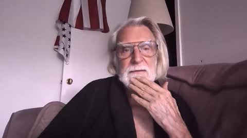 Snapshot of alphauniform chatting on November 29, 4:10 pm AlphaUniform online show from November 29, 4:10 pm