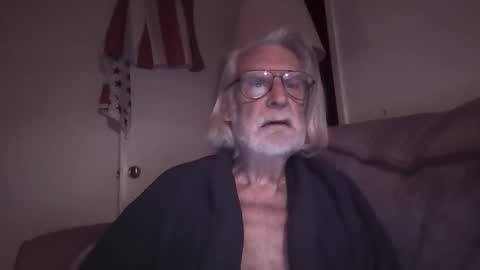 Snapshot of alphauniform chatting on January 9, 11:02 am AlphaUniform online show from January 9, 11:02 am