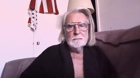 Snapshot of alphauniform chatting on February 1, 8:07 pm AlphaUniform online show from February 1, 8:07 pm