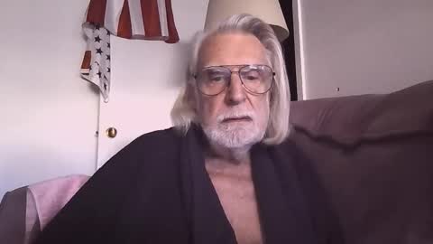 Snapshot of alphauniform chatting on February 4, 1:50 pm AlphaUniform online show from February 4, 1:50 pm