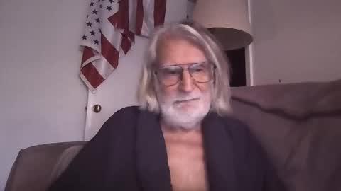 Snapshot of alphauniform chatting on February 21, 5:47 pm AlphaUniform online show from February 21, 5:47 pm