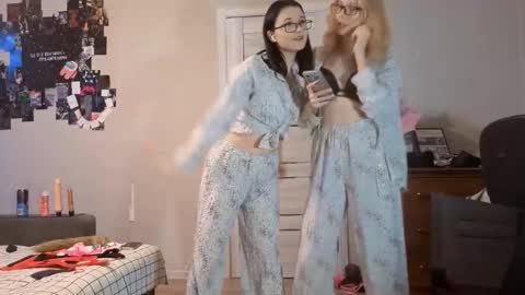 May online show from November 22, 5:45 pm