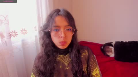 Snapshot of aluna_0310 chatting on December 6, 9:57 pm . . online show from December 6, 9:57 pm