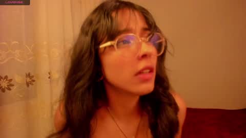 Snapshot of aluna_0310 chatting on December 18, 11:51 pm . . online show from December 18, 11:51 pm