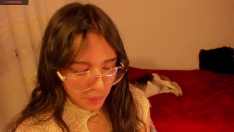 Snapshot of aluna_0310 chatting on January 1, 11:18 pm . . online show from January 1, 11:18 pm