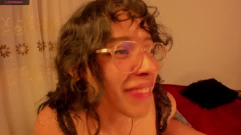 Snapshot of aluna_0310 chatting on January 8, 11:52 pm . . online show from January 8, 11:52 pm