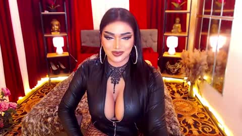 Snapshot of alurajhenson chatting on December 21, 10:40 pm Alura Jhenson online show from December 21, 10:40 pm