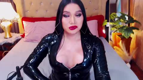 Snapshot of alurajhenson chatting on May 2, 10:48 pm Alura Jhenson online show from May 2, 10:48 pm