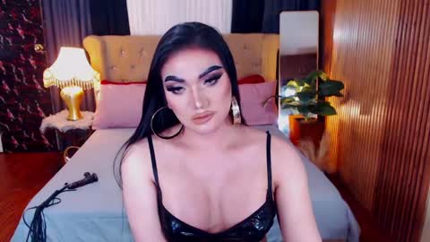 Snapshot of alurajhenson chatting on May 8, 2:39 am Alura Jhenson online show from May 8, 2:39 am