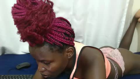 Snapshot of alvine_keji chatting on February 20, 8:20 pm Alvine keji online show from February 20, 8:20 pm