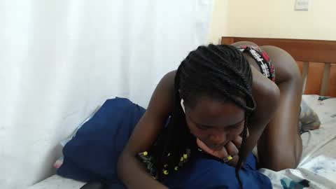 Snapshot of alvine_keji chatting on March 20, 6:24 pm Alvine keji online show from March 20, 6:24 pm