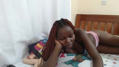 Snapshot of alvine_keji chatting on April 12, 1:32 am Alvine keji online show from April 12, 1:32 am