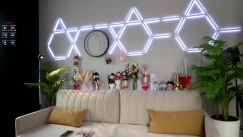 Alvuwka online show from October 8, 8:01 am