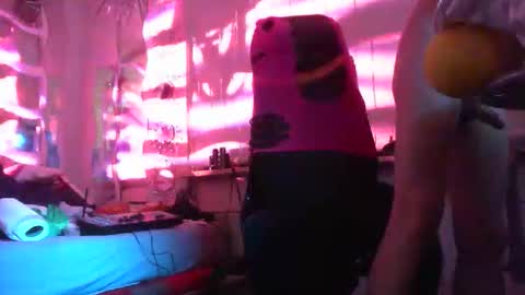 HoneyMelonGuy online show from December 16, 5:01 am