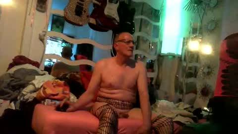 Snapshot of alwaysniceguy2 chatting on May 22, 2:40 am HoneyMelonGuy online show from May 22, 2:40 am