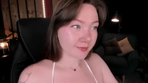Snapshot of alwayssunnny chatting on July 7, 5:21 am Lilu online show from July 7, 5:21 am