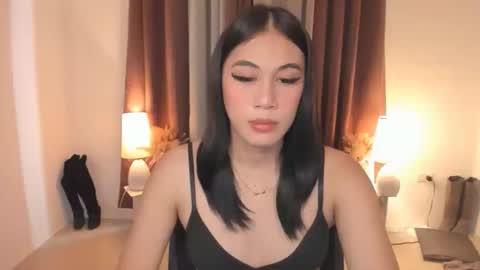 alwina_williams online show from April 14, 11:33 pm