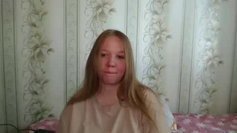 Snapshot of alya764770 chatting on May 16, 12:18 am alya764770 online show from May 16, 12:18 am