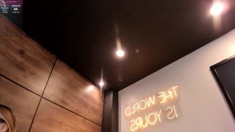 Snapshot of alyamonroe chatting on October 4, 10:46 am Alya online show from October 4, 10:46 am