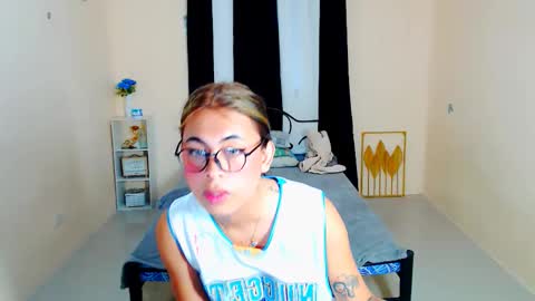 alyannarose online show from September 18, 9:11 am