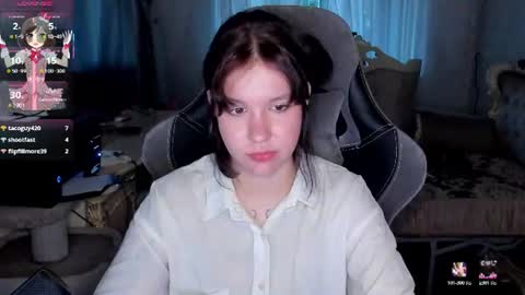 alyaska_yang online show from June 30, 4:52 pm