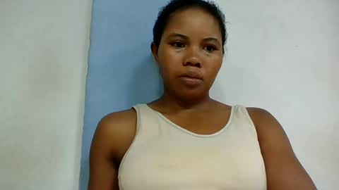 Snapshot of alydie7 chatting on June 16, 8:39 am alydie7 online show from June 16, 8:39 am