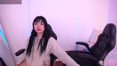 Snapshot of alydolly_ chatting on February 12, 5:24 am Aly Dolly online show from February 12, 5:24 am