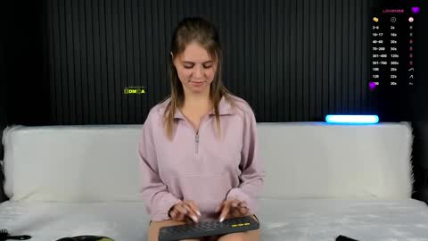 Alena online show from October 27, 2:32 pm