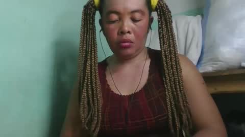 alypierette online show from March 18, 6:44 pm